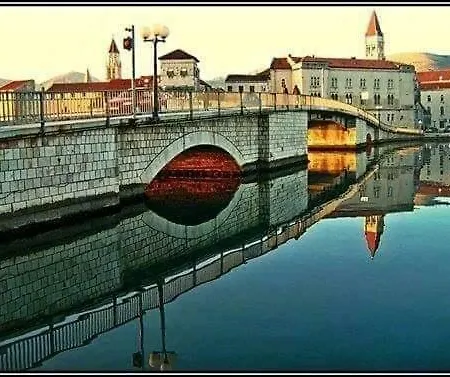Remarkable 2-Bed Apartment In Okrug Gornji * Trogir